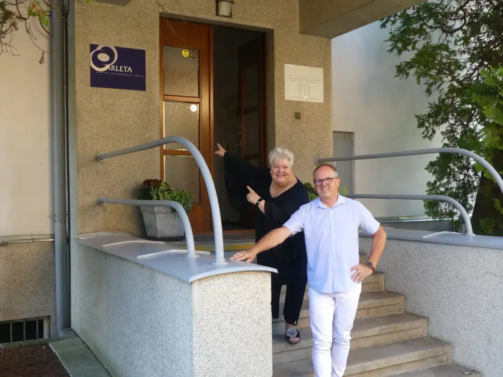 Claudia & Chris vor der Arleta IVF